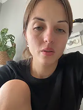 AmiLavs online show from November 4, 2025, 11:14 am