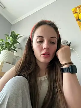 AmiLavs online show from March 12, 2026, 11:03 am