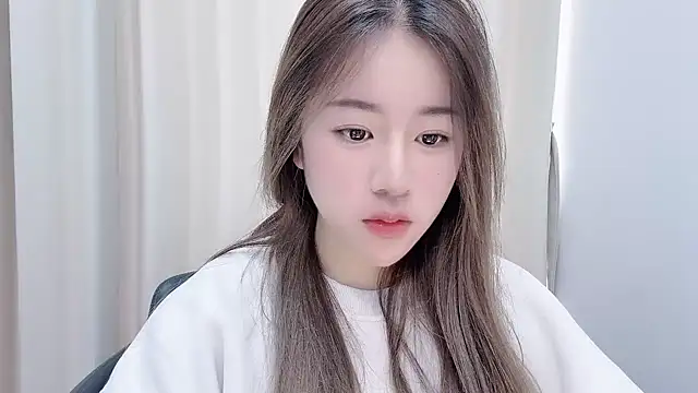 chloe-01 online show from January 14, 2025, 4:25 am