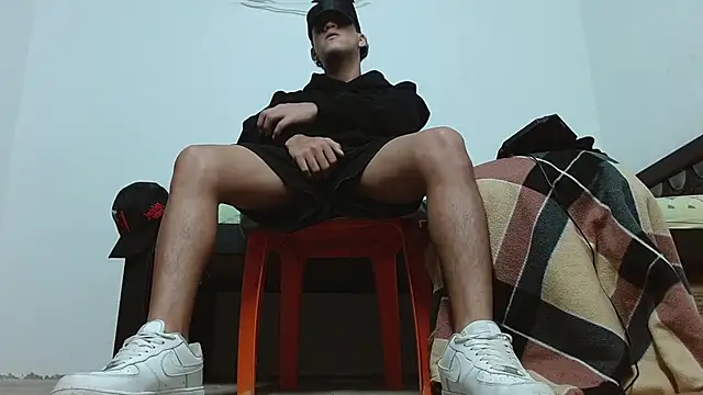 Macho Dom online show from April 9, 2026, 11:33 pm