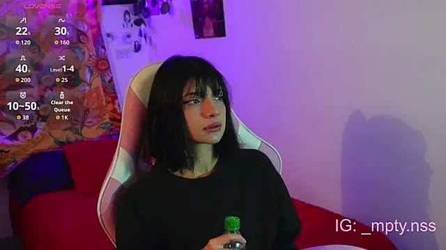 Snapshot of HiScarlett chatting on November 11, 2025, 9:37 am HiScarlett online show from November 11, 2025, 9:37 am