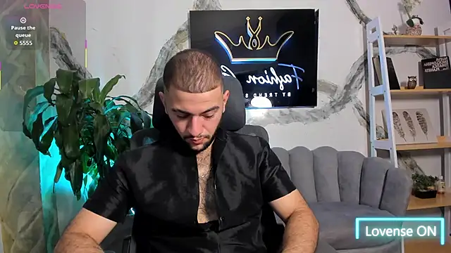 MaximusDick1  online show from January 17, 2026, 5:44 am