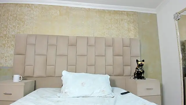 MaximusDick1  online show from October 27, 2025, 4:02 am