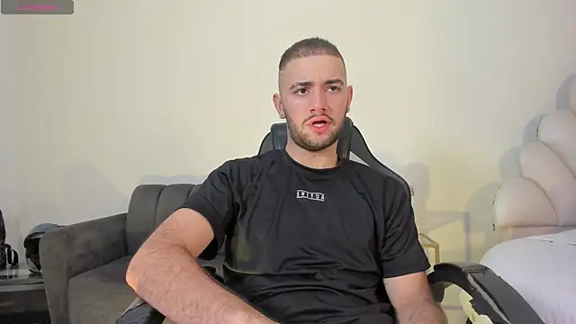 MaximusDick1  online show from June 25, 2026, 12:43 pm