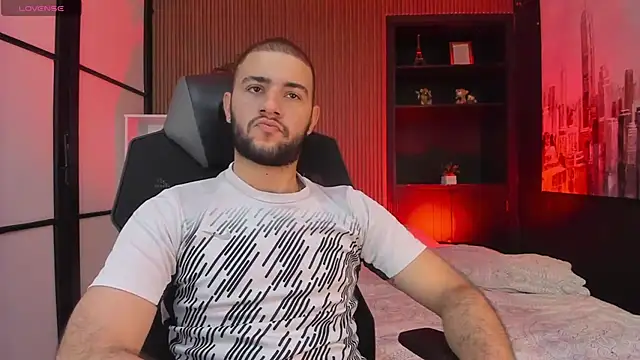 MaximusDick1  online show from March 19, 2026, 12:16 pm