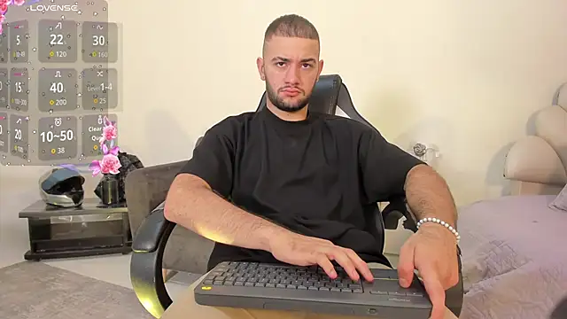 MaximusDick1  online show from June 27, 2026, 12:11 pm