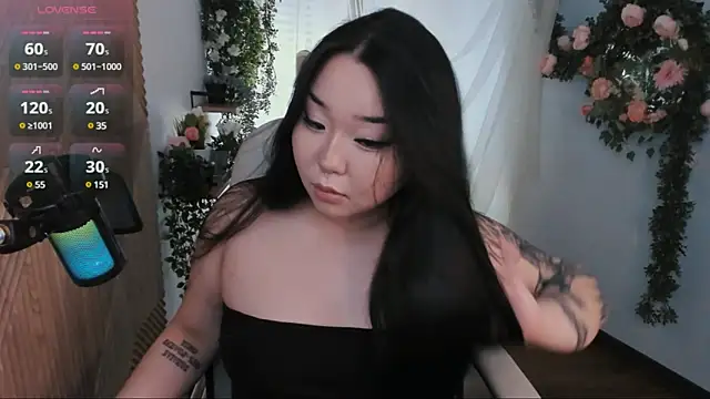 Snapshot of mei_honey_ chatting on March 13, 2025, 1:29 pm mei honey  online show from March 13, 2025, 1:29 pm