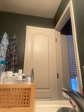 Snapshot of Ectorius chatting on December 4, 2025, 1:32 pm Ectorius online show from December 4, 2025, 1:32 pm