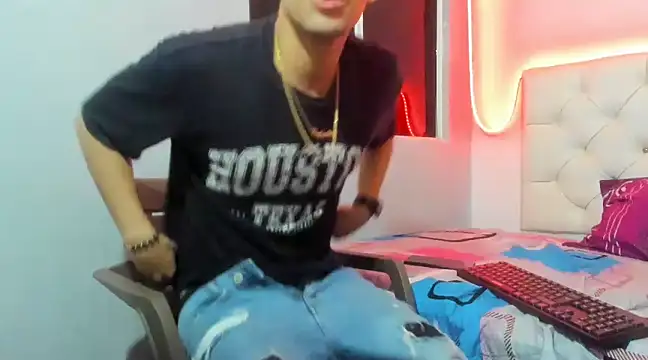 cali and lili online show from December 5, 2024, 2:15 am