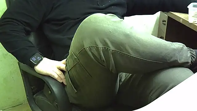 nikdov3 online show from December 16, 2025, 5:44 am