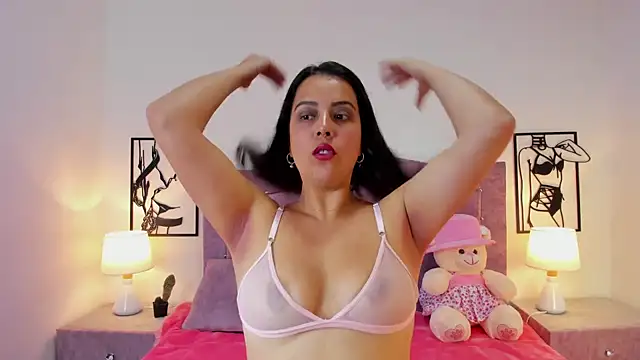 Snapshot of LunaSmitt chatting on September 13, 2025, 3:23 pm LunaSmitt online show from September 13, 2025, 3:23 pm