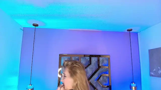 BRITHANY SPARK online show from November 10, 2025, 3:55 am