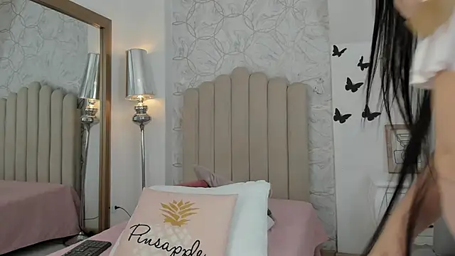 Foxy200   online show from October 21, 2025, 7:57 pm