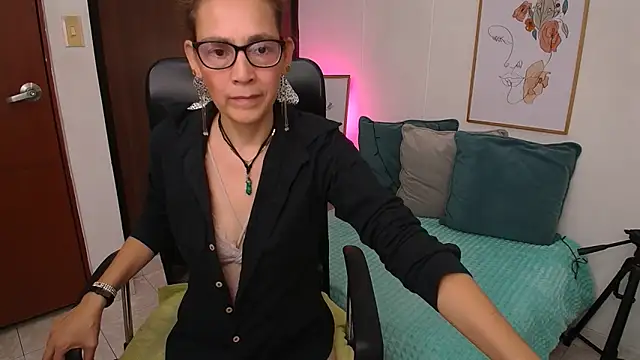 Snapshot of NanitaFun chatting on December 10, 2024, 3:22 pm NanitaFun online show from December 10, 2024, 3:22 pm