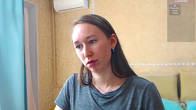 Snapshot of --Model--2 chatting on March 22, 2025, 2:58 pm --Model--2 online show from March 22, 2025, 2:58 pm