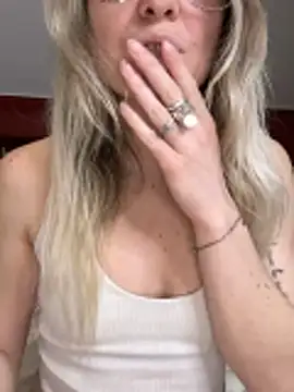 carlaaa online show from April 3, 2026, 8:59 pm