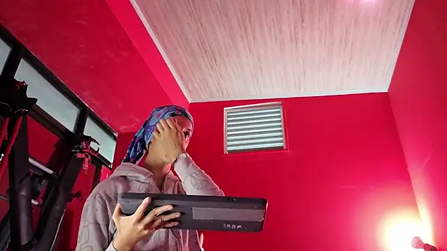 Ambar Roux  online show from February 2, 2026, 7:57 pm