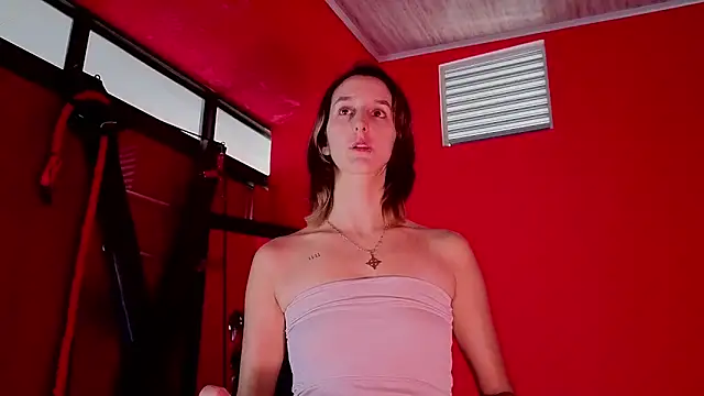 Ambar Roux  online show from June 1, 2026, 1:11 pm