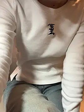 Snapshot of Mei_0906 chatting on December 21, 2024, 12:09 am Mei 0906 online show from December 21, 2024, 12:09 am