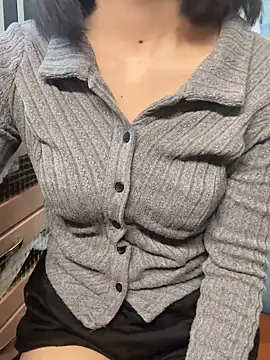 Snapshot of Mei_0906 chatting on February 1, 2025, 4:35 am Mei 0906 online show from February 1, 2025, 4:35 am