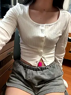 Snapshot of Mei_0906 chatting on October 10, 2025, 6:14 am Mei 0906 online show from October 10, 2025, 6:14 am