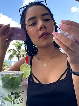  Luana online show from November 18, 2025, 5:38 pm