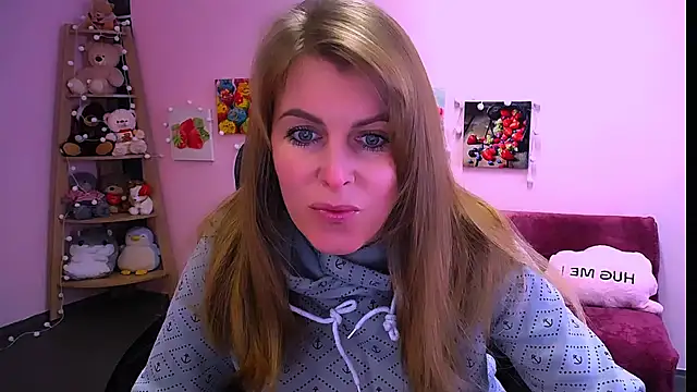 Hot Milady online show from February 5, 2026, 7:37 am