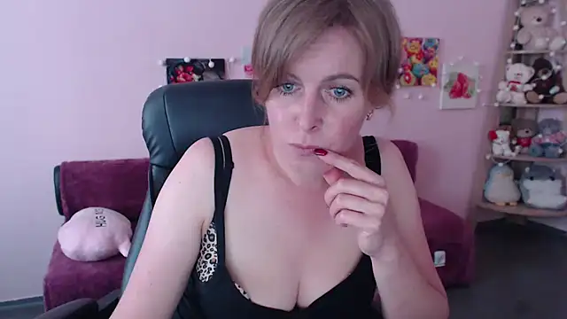 Snapshot of Hot_Milady chatting on May 22, 2026, 7:50 am Hot Milady online show from May 22, 2026, 7:50 am