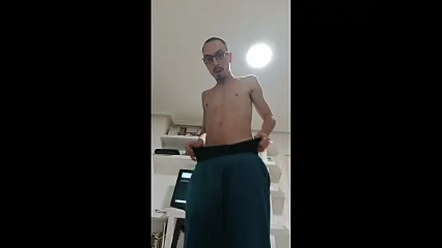 Snapshot of BaalPas chatting on November 7, 2025, 2:16 am BaalPas online show from November 7, 2025, 2:16 am