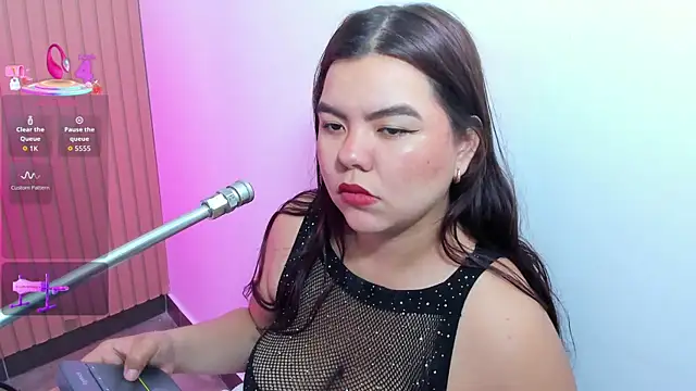 klhoe boobs online show from June 29, 2026, 3:46 am