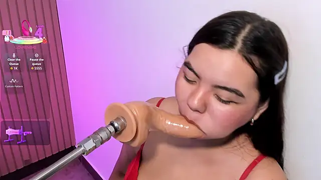 klhoe boobs online show from July 1, 2026, 7:58 pm