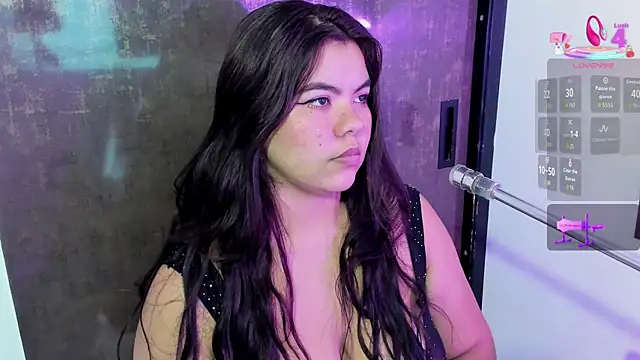 klhoe boobs online show from April 29, 2026, 4:16 am