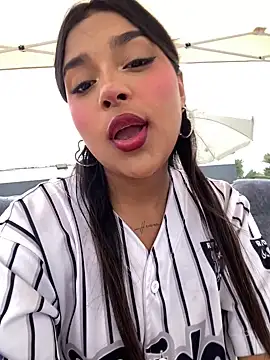 Snapshot of Mariangel_11 chatting on February 1, 2026, 2:15 pm Mariangel 11 online show from February 1, 2026, 2:15 pm