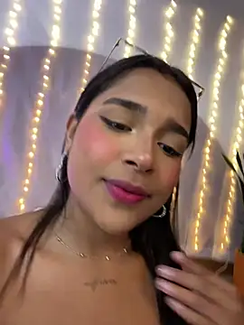 Snapshot of Mariangel_11 chatting on February 13, 2026, 1:44 pm Mariangel 11 online show from February 13, 2026, 1:44 pm