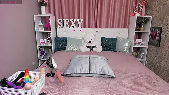 Snapshot of KattyPeachX chatting on February 14, 2025, 1:23 am KattyPeachX online show from February 14, 2025, 1:23 am