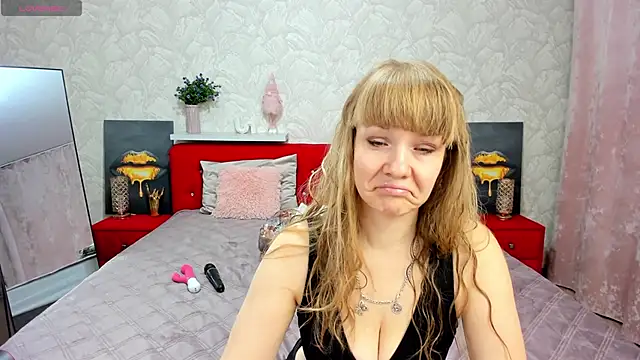Snapshot of KattyPeachX chatting on October 9, 2025, 1:17 am KattyPeachX online show from October 9, 2025, 1:17 am