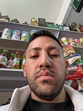 Snapshot of JuanZapata33 chatting on February 20, 2026, 8:44 pm JuanZapata33 online show from February 20, 2026, 8:44 pm