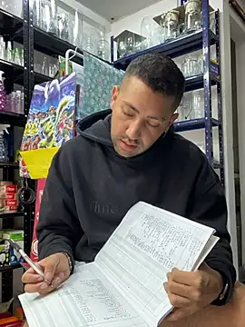 Snapshot of JuanZapata33 chatting on February 8, 2026, 9:45 pm JuanZapata33 online show from February 8, 2026, 9:45 pm