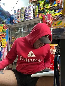 Snapshot of JuanZapata33 chatting on March 2, 2026, 10:17 pm JuanZapata33 online show from March 2, 2026, 10:17 pm