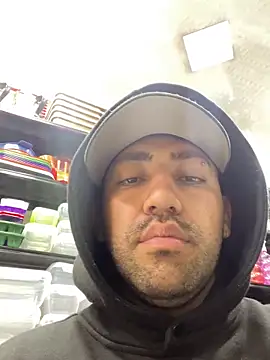 Snapshot of JuanZapata33 chatting on February 2, 2026, 9:36 pm JuanZapata33 online show from February 2, 2026, 9:36 pm