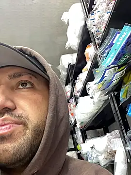 Snapshot of JuanZapata33 chatting on February 5, 2026, 10:16 pm JuanZapata33 online show from February 5, 2026, 10:16 pm