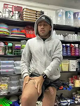 Snapshot of JuanZapata33 chatting on February 7, 2026, 9:23 pm JuanZapata33 online show from February 7, 2026, 9:23 pm