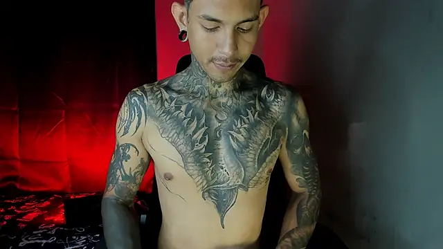 Travistanner 28 online show from April 7, 2026, 6:26 am