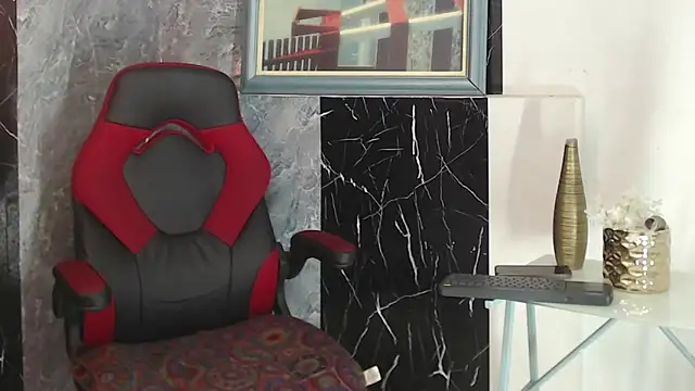 FRAN DESS online show from April 5, 2026, 8:59 pm