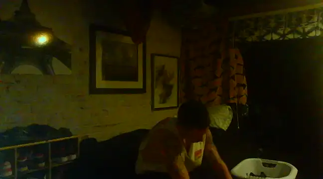 Snapshot of Gman143187 chatting on February 15, 2025, 1:31 am Gman143187 online show from February 15, 2025, 1:31 am