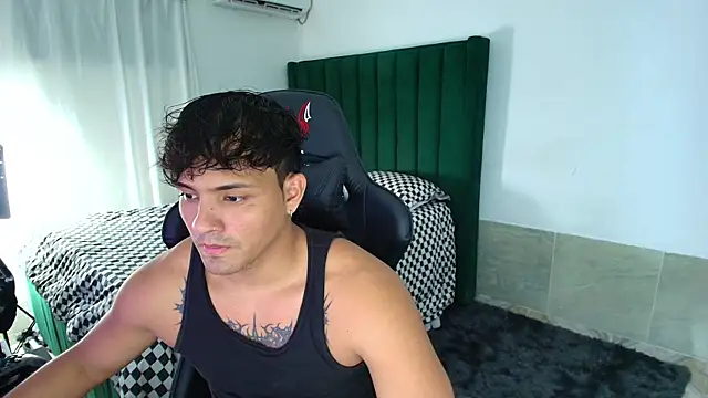 Snapshot of man_dur07 chatting on February 14, 2026, 1:28 am man dur07 online show from February 14, 2026, 1:28 am