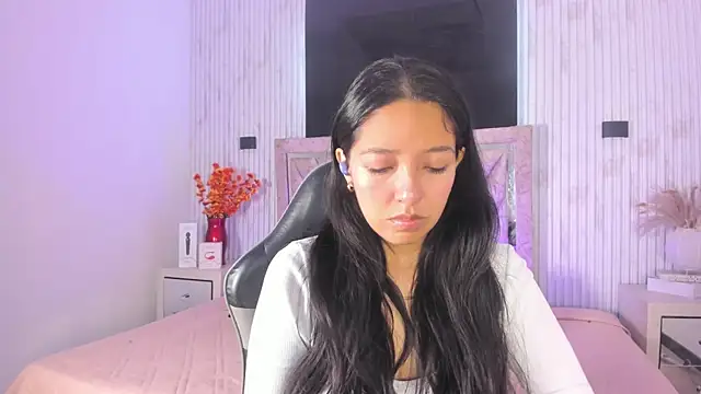 Valery wang online show from November 21, 2025, 11:42 am