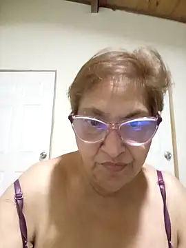 florecita69 online show from December 19, 2025, 2:26 am