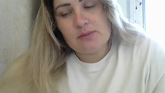 Snapshot of Honeydew-Waves chatting on September 11, 2025, 5:40 am Honeydew-Waves online show from September 11, 2025, 5:40 am