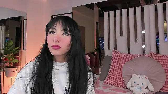 Snapshot of Kitty_Eliffe chatting on October 25, 2025, 10:43 pm Kitty Eliffe online show from October 25, 2025, 10:43 pm